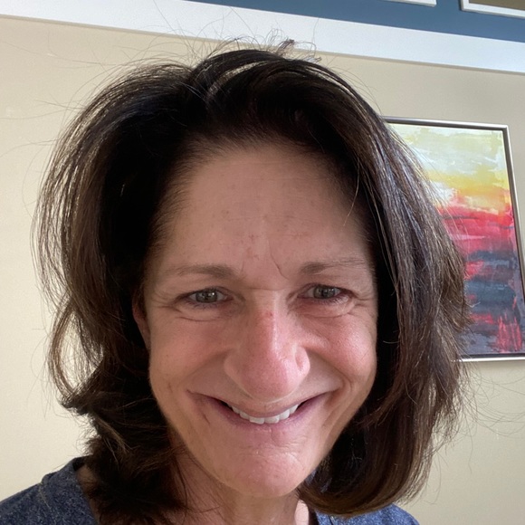 Meet your Posher, Vicki - Picture 2 of 3